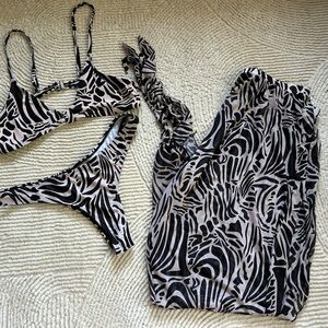 Stylish Black and White Women's bikini Set